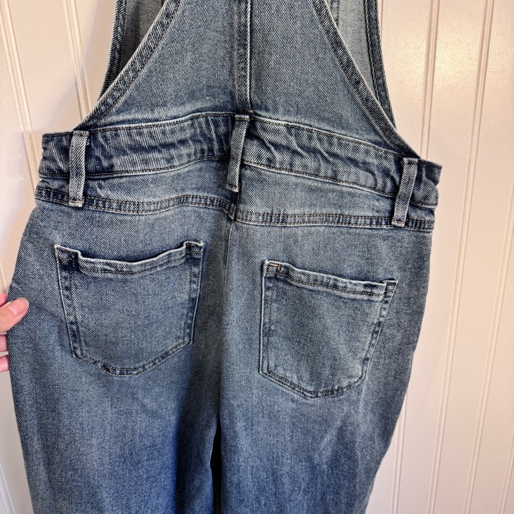 Happily Grey Overalls Medium Wash Denim Raw Hem Women’s Size 1/25 30” Inseam - Picture 8 of 13